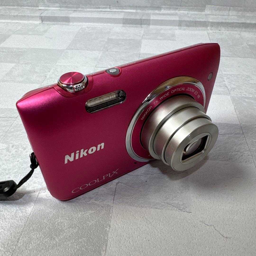 B110 Nikon COOLPIX S3500 ニコン クールピクス デジカメ