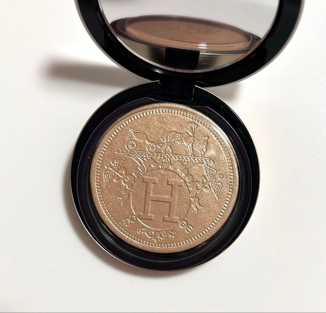 HERMES パーマブラス プードル オルフェーヴル フェイスパウダー 01