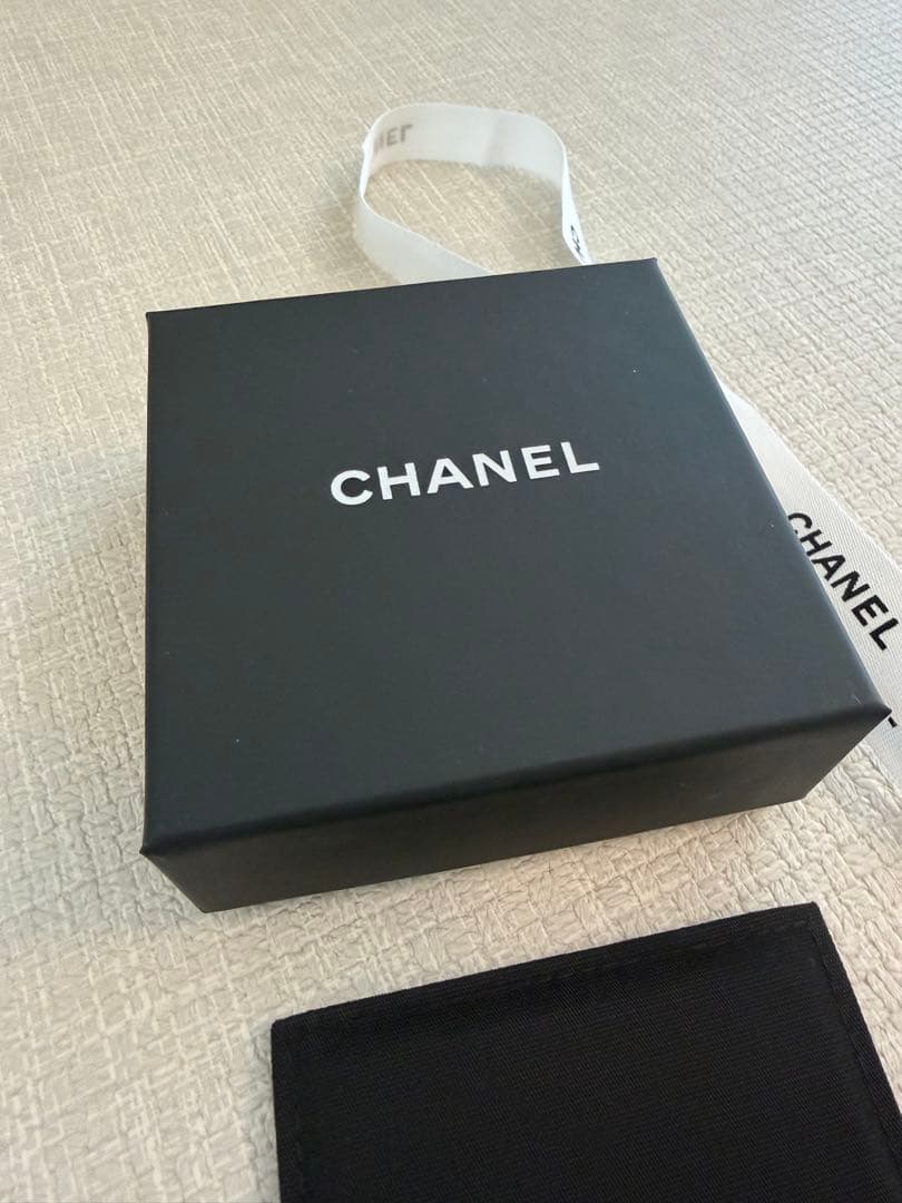 CHANEL ギフト箱とリボンセット ピアスケース