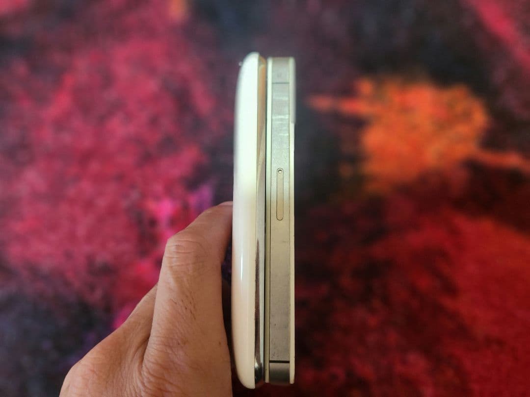 【動作品】iPhone 4s 32GB本体　iPhone 3gs 16GB 本体