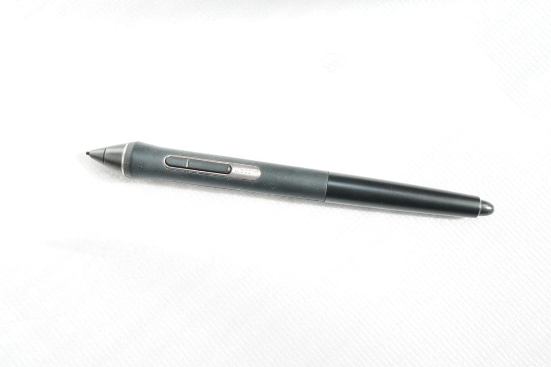 Wacom Cintiq Pro 24 TDTH-2420/K0 本体