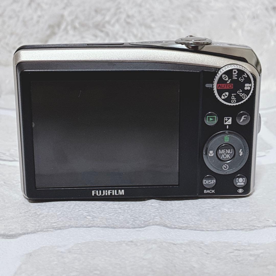 Fujifilm FinePix F50fd コンパクトデジタルカメラ　シルバー