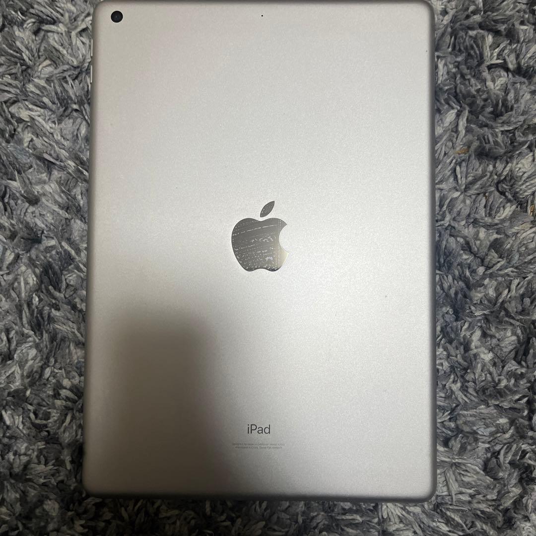 Apple iPad 第9世代　本体 シルバー 値下げしました。
