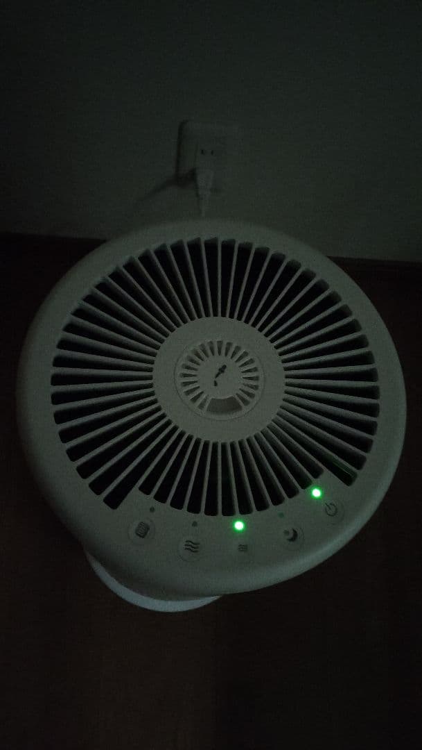 美品　ニトリ 空気清浄機 エアリー2