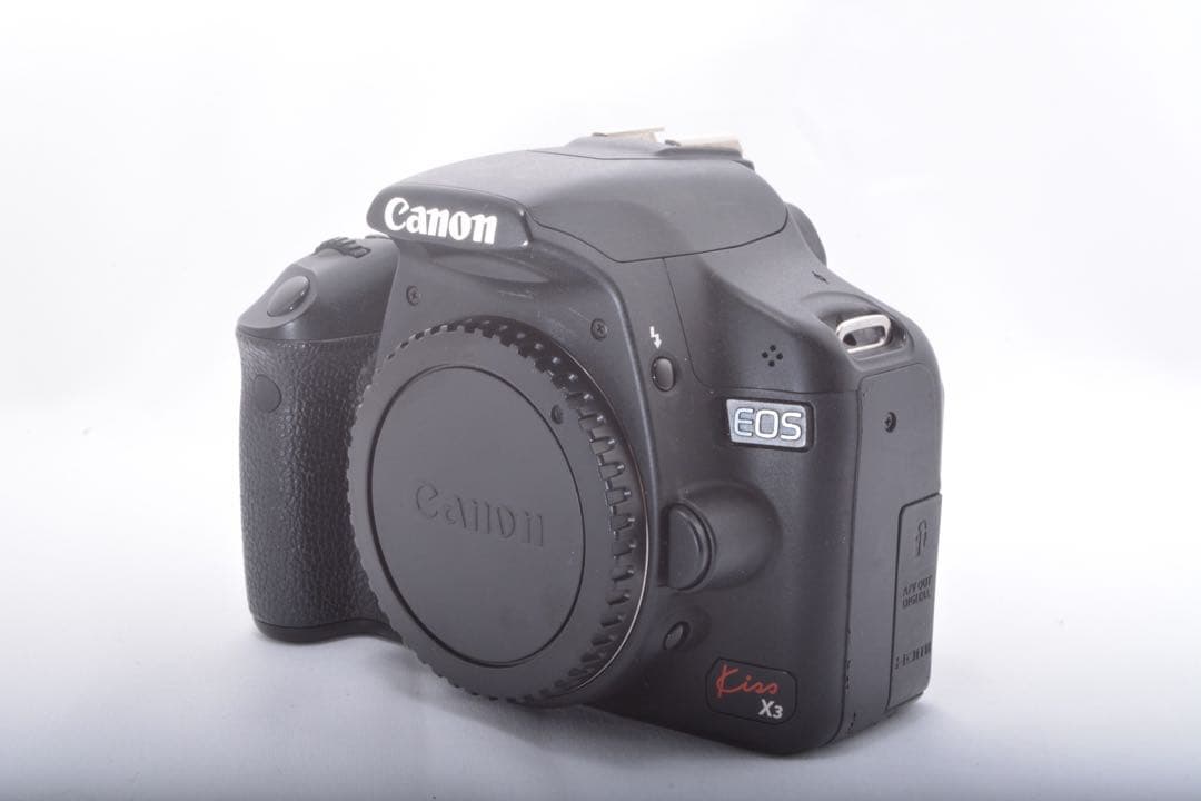 美品✨手振れ補正で安心❣️Canon Kiss X3 カメラ入門にぴったり✨