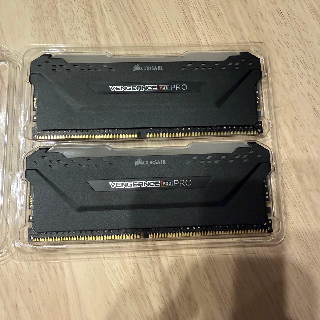 【箱付き】Corsair VENGEANCE RGB 16GB(8GB