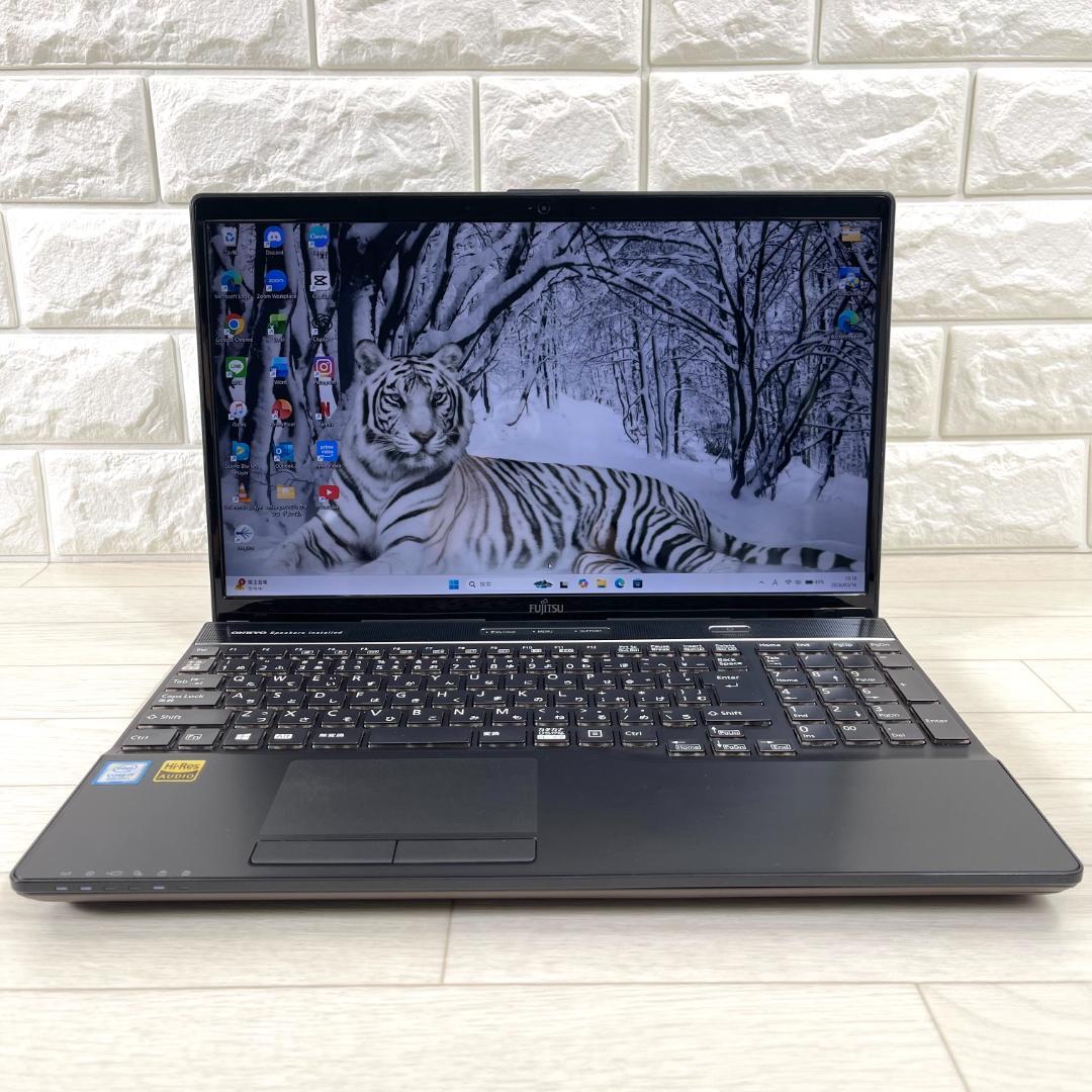富士通 第8世代i7 高速SSD512＋HDD1T メモリ16 ノートパソコン