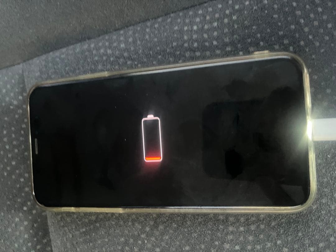 Apple iPhone X 背面ひび割れあり