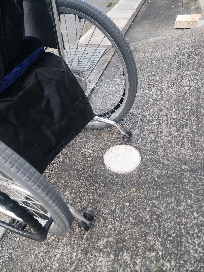 自走用車椅子 青と黒 メッシュ素材