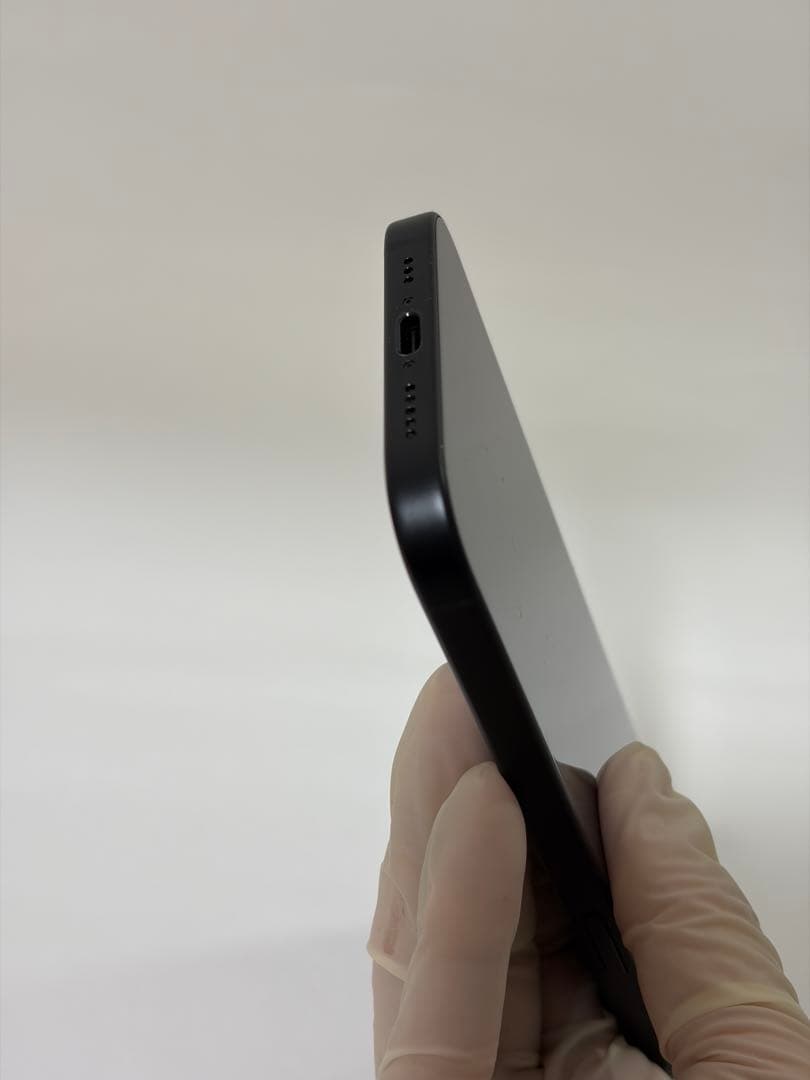 iPhone 15 ブラック