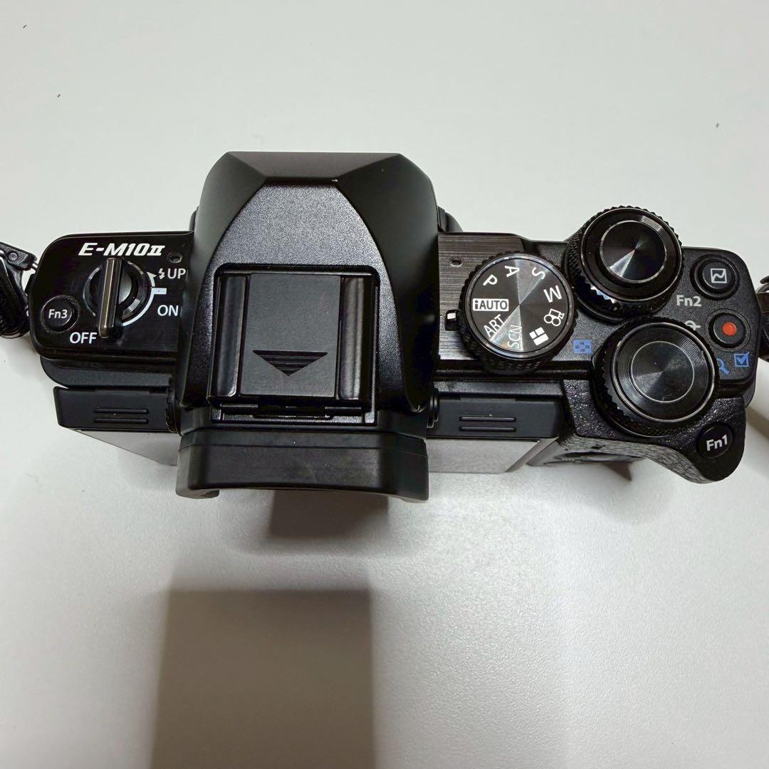 掲載終了OLYMPUS OM-D E-M10 Mark II 本体とレンズセット