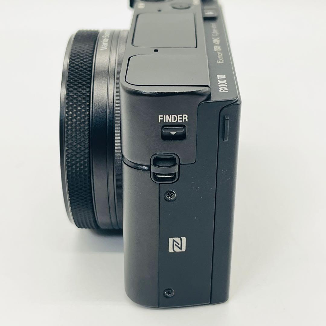 極上品　コンパクトデジタルカメラ Cyber-shot RX100VII ボディ