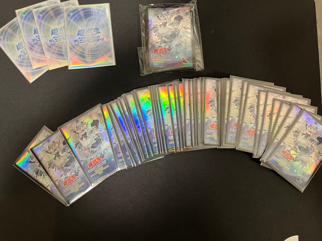 遊戯王　白銀城　限定スリーブ＋デッキ