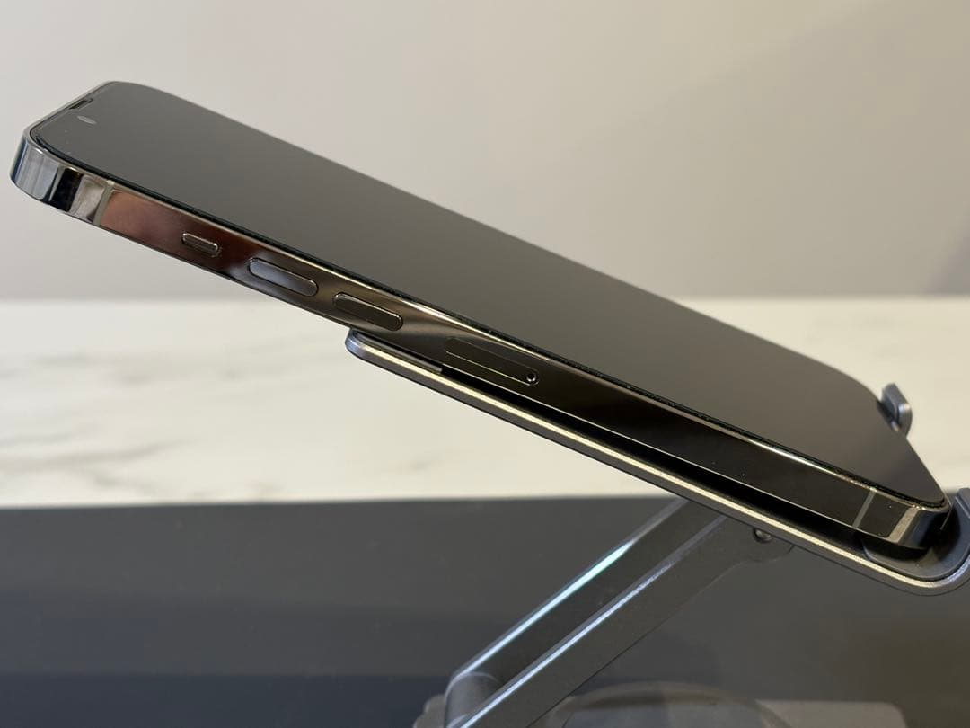 【美品】iPhone 13 Pro Max Silver SIMフリー 残債なし