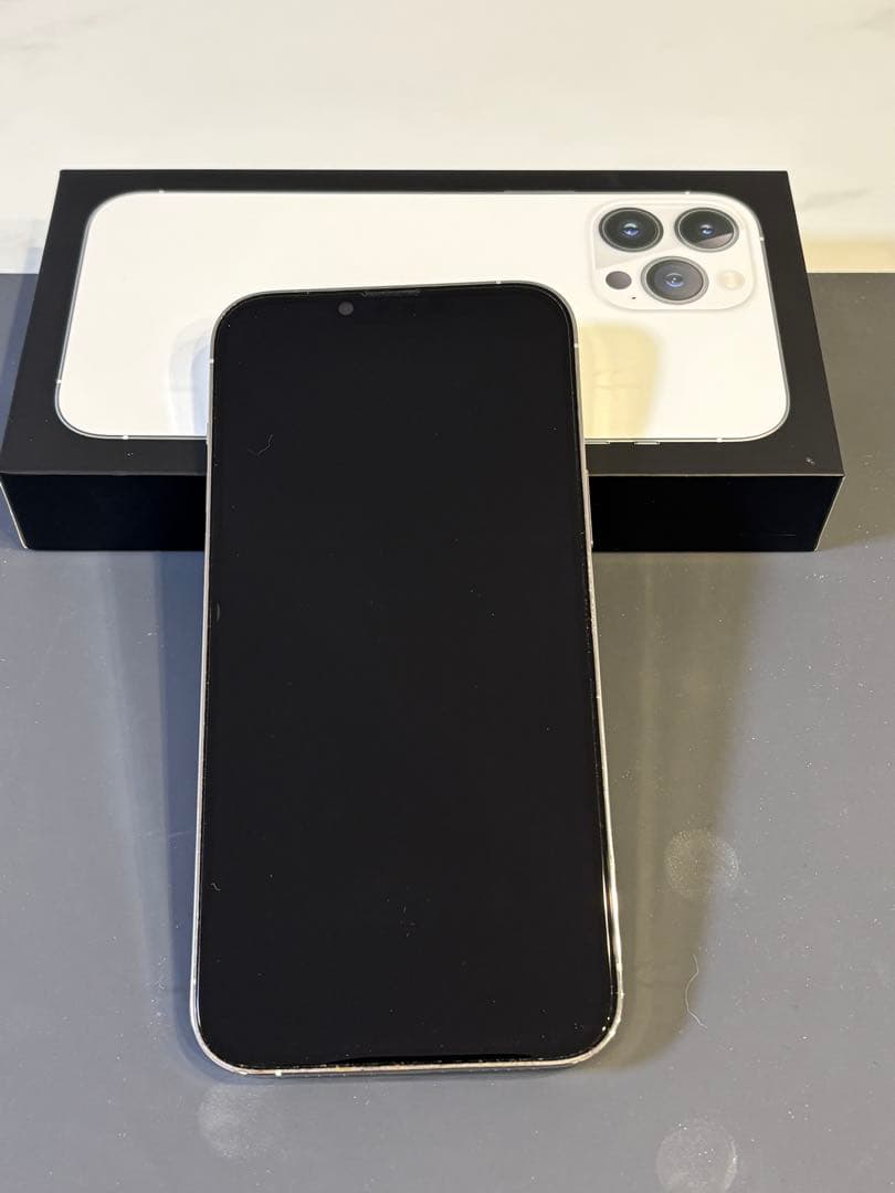 【美品】iPhone 13 Pro Max Silver SIMフリー 残債なし