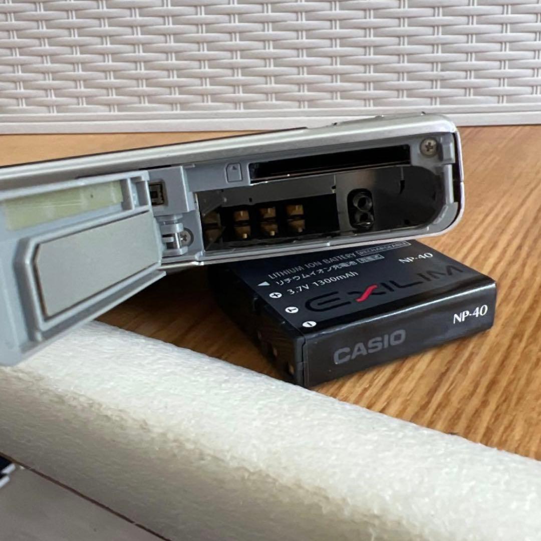 CASIO EXILIM EX-Z700 カシオ デジカメ コンデ付属品多数