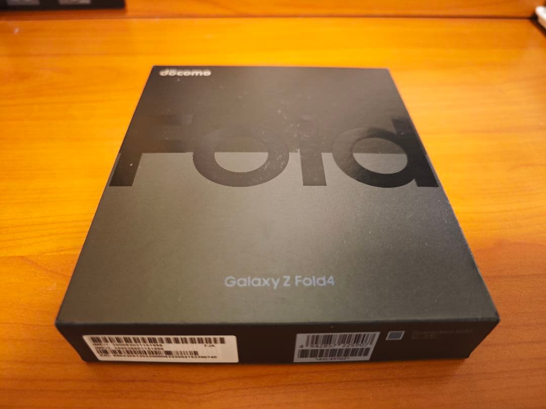 Galaxy Z Fold4 docomo グレー simフリー　完動品