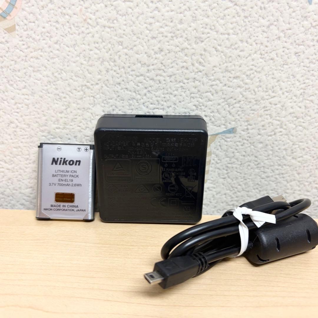Nikon ニコン クールピクス A100 デジカメ コンデジ シルバー