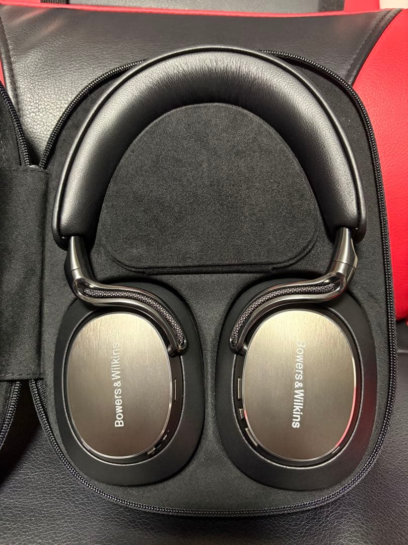 Bowers & Wilkins Px8 S2 ワイヤレスヘッドホン