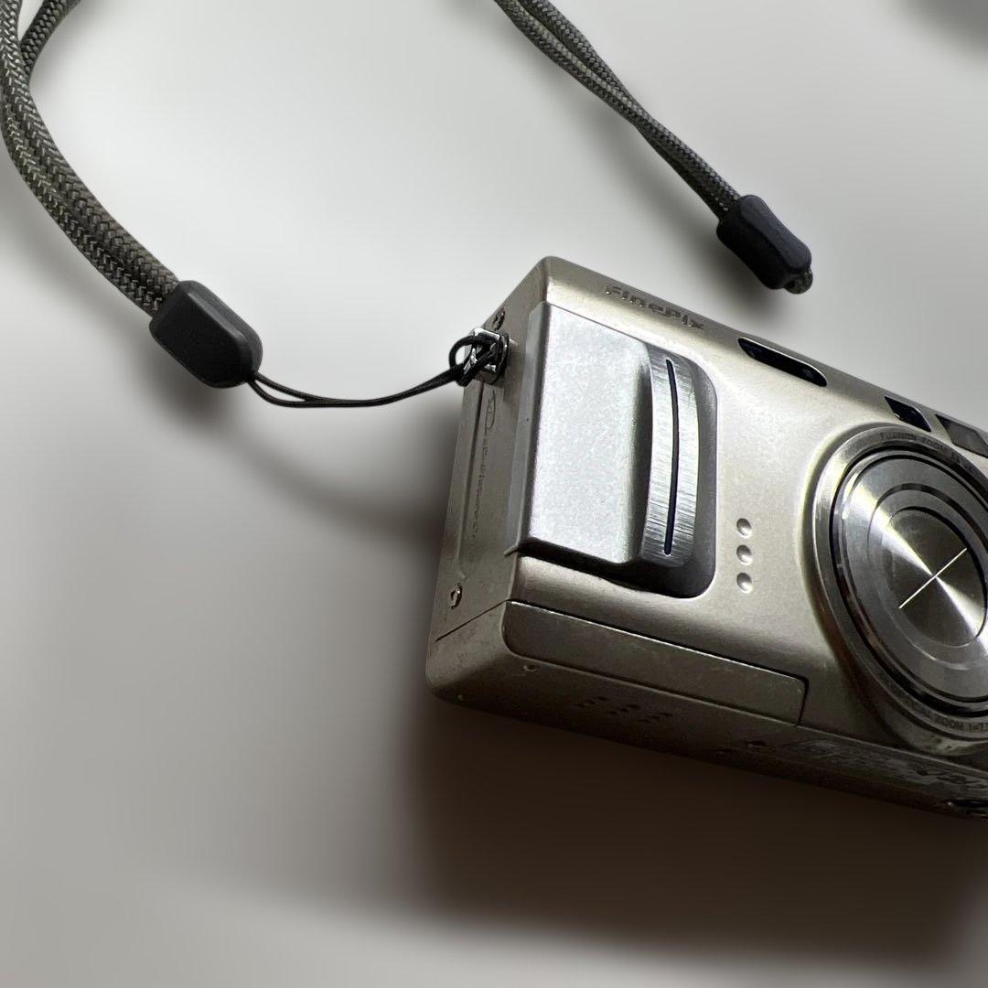 デジタルカメラ FUJIFILM FinePix F710