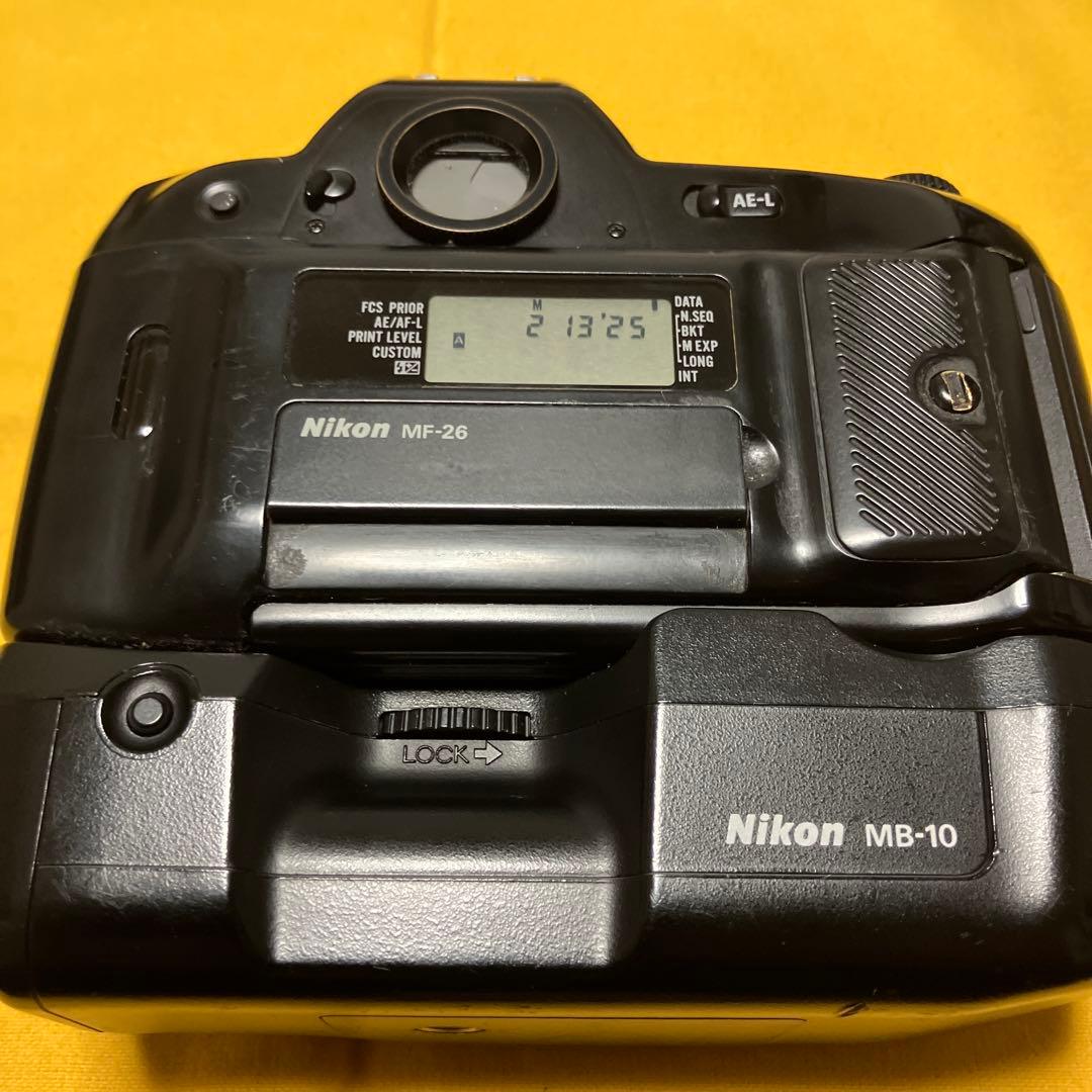 完動品　ニコンF90x+AF19-35mmf3.5-f4.7 +MB-10セット