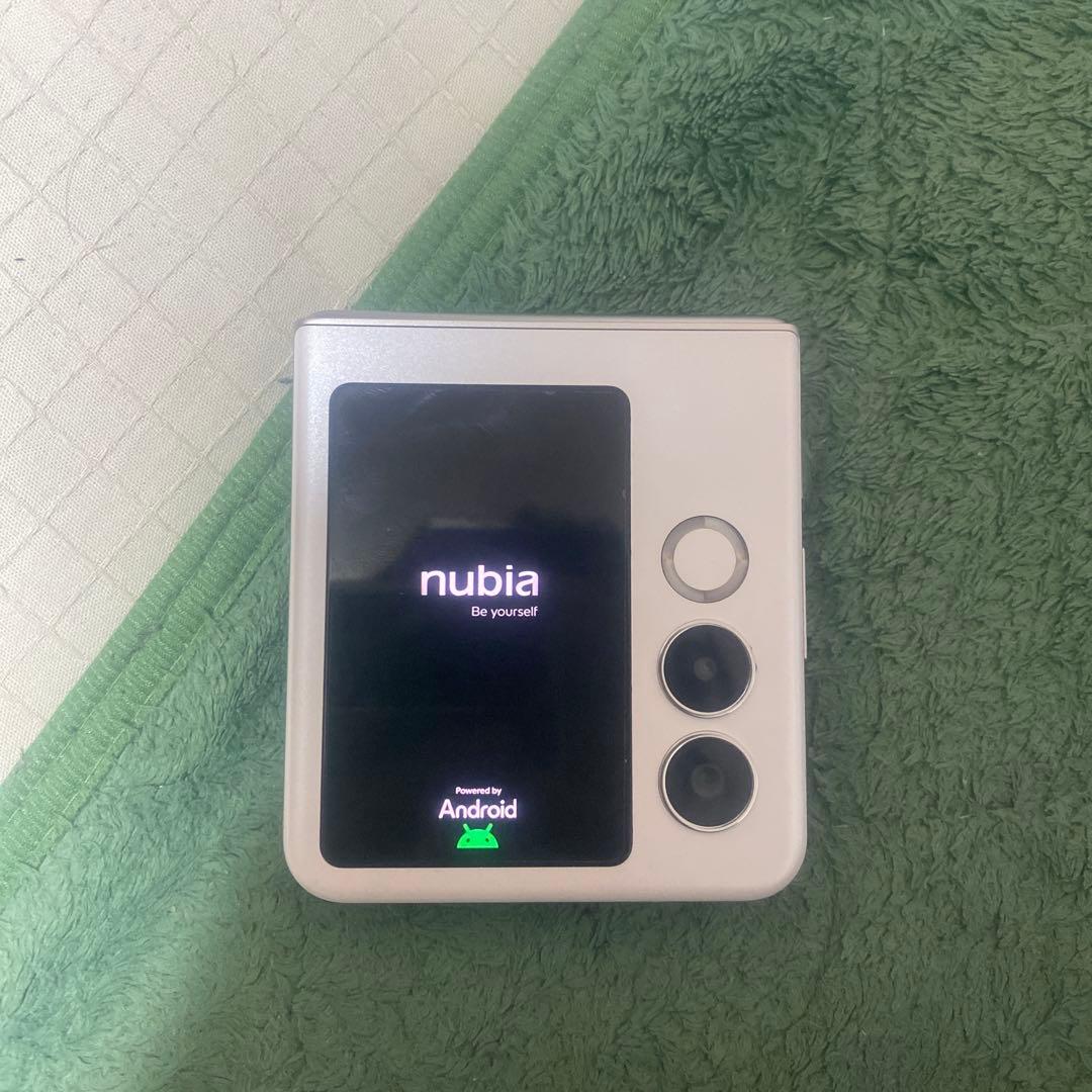 ジャンク　ZTE　nubia Flip 2　Y!mobile　 ホワイト