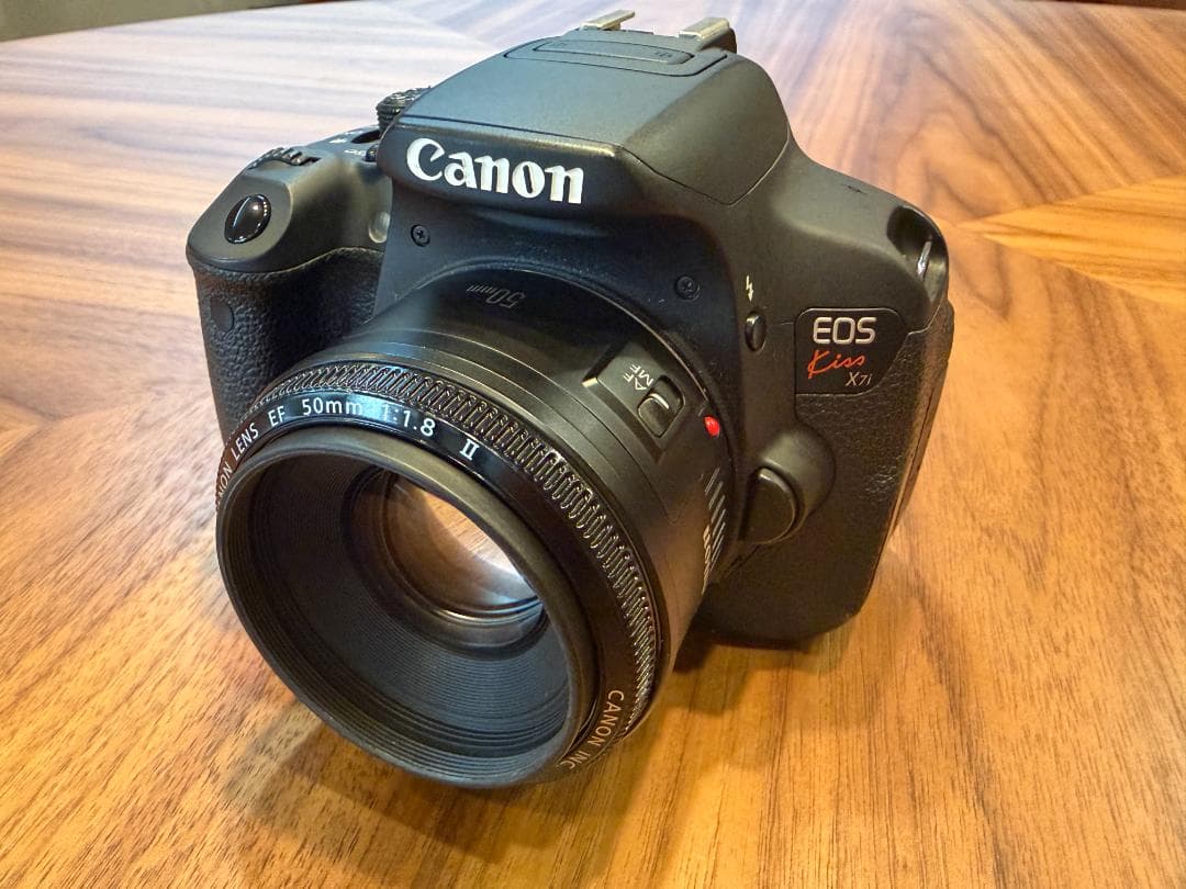 Canon EOS Kiss X7i ダブルズーム＋EF50mm F1.8 II