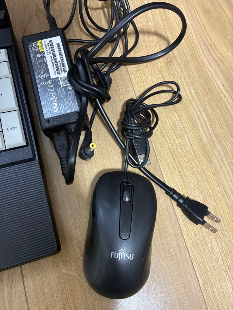 m*.様 富士通　LIFEBOOK A748/TX FMVA3101BP 4GB