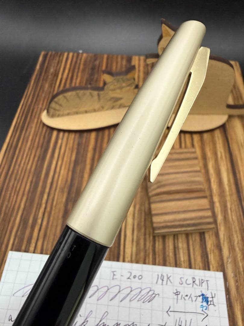 Pilot 万年筆 E200 中パイプテコ式 Script 細字