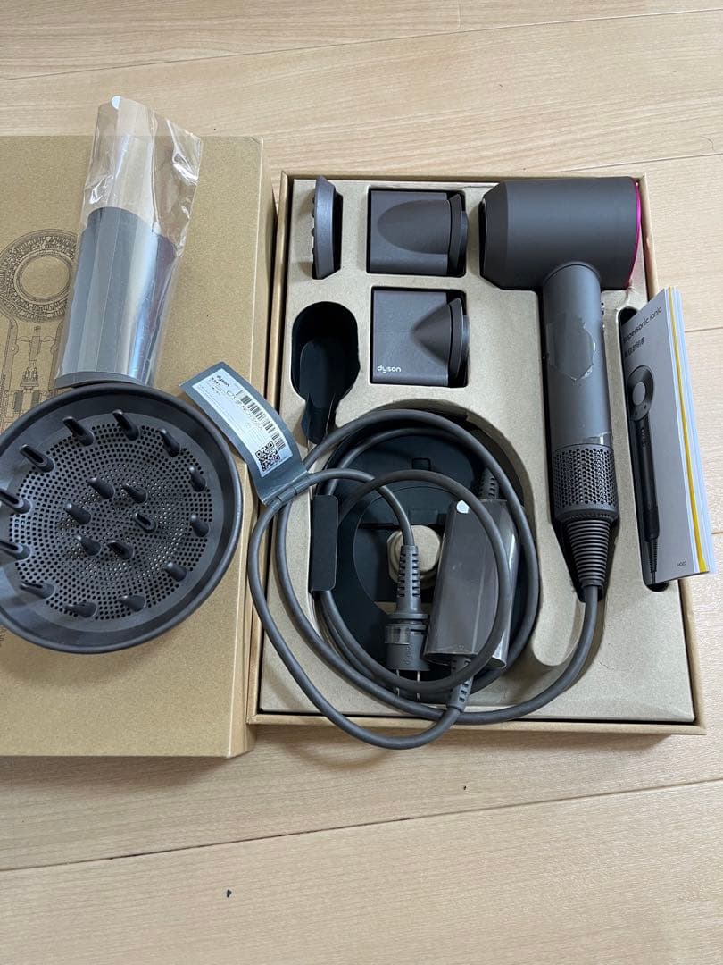 ダイソン　ドライヤー　HD03 ピンク