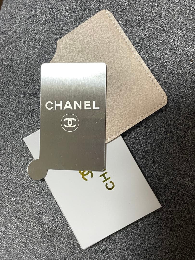 CHANEL ベージュ カードケース ミラー