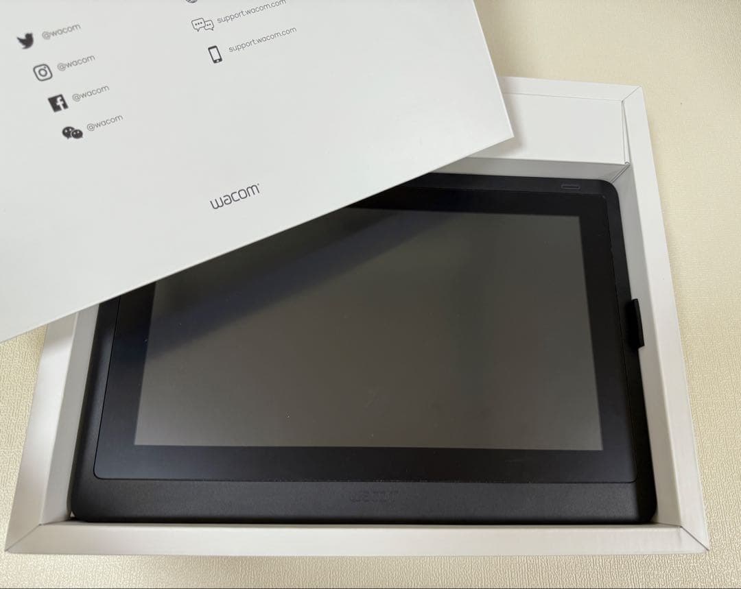 ワコム　液晶タブレットCintiq 16 DTK-1660/K1-DX