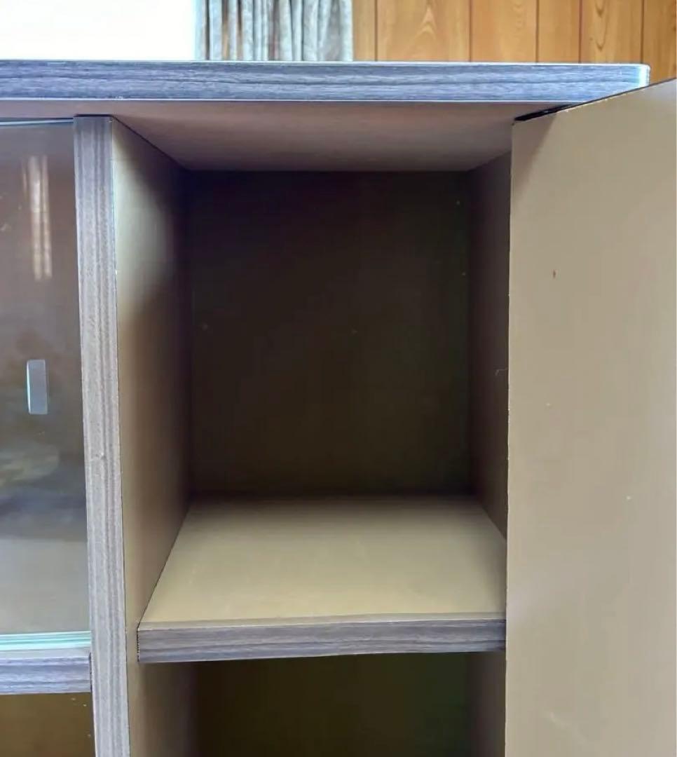本日限り　特別大特価‼️ レトロ家具 幾何学模様の木製キャビネット