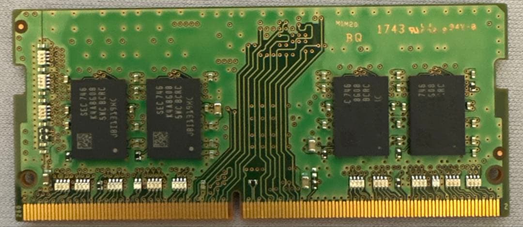 Samsung 8GB DDR4 メモリ M471A1K43CB1-CTD