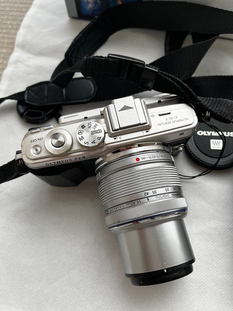 OLYMPUS PEN E-PL6 ダブルズームキットE-PL7 ボディ