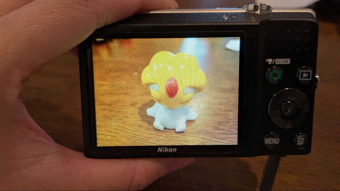 箱あり　Nikon COOLPIX S570 シルバー　デジカメ