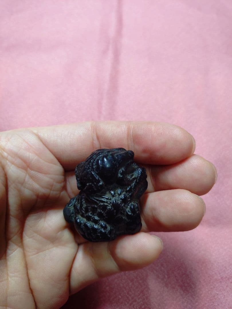 江戸 根付 木彫 漆黒 青黒檀 彫刻 天然素材 アンティーク 工芸品 置物