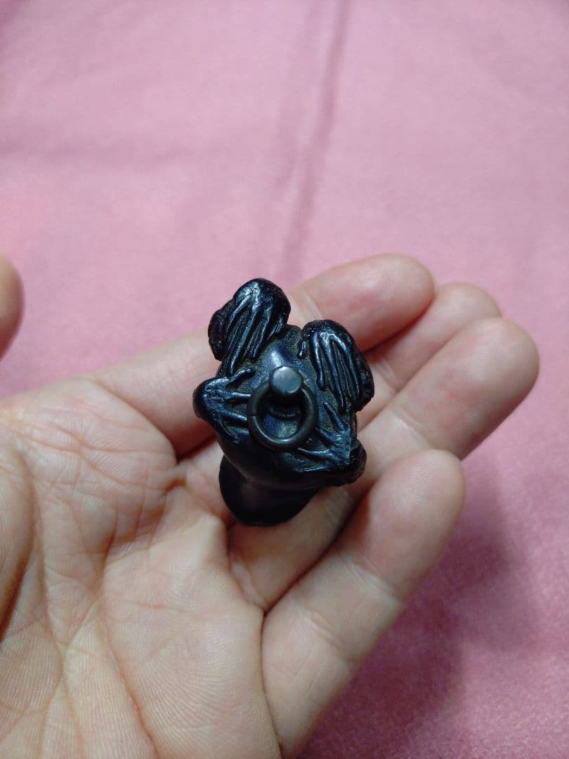 江戸 根付 木彫 漆黒 青黒檀 彫刻 天然素材 アンティーク 工芸品 置物