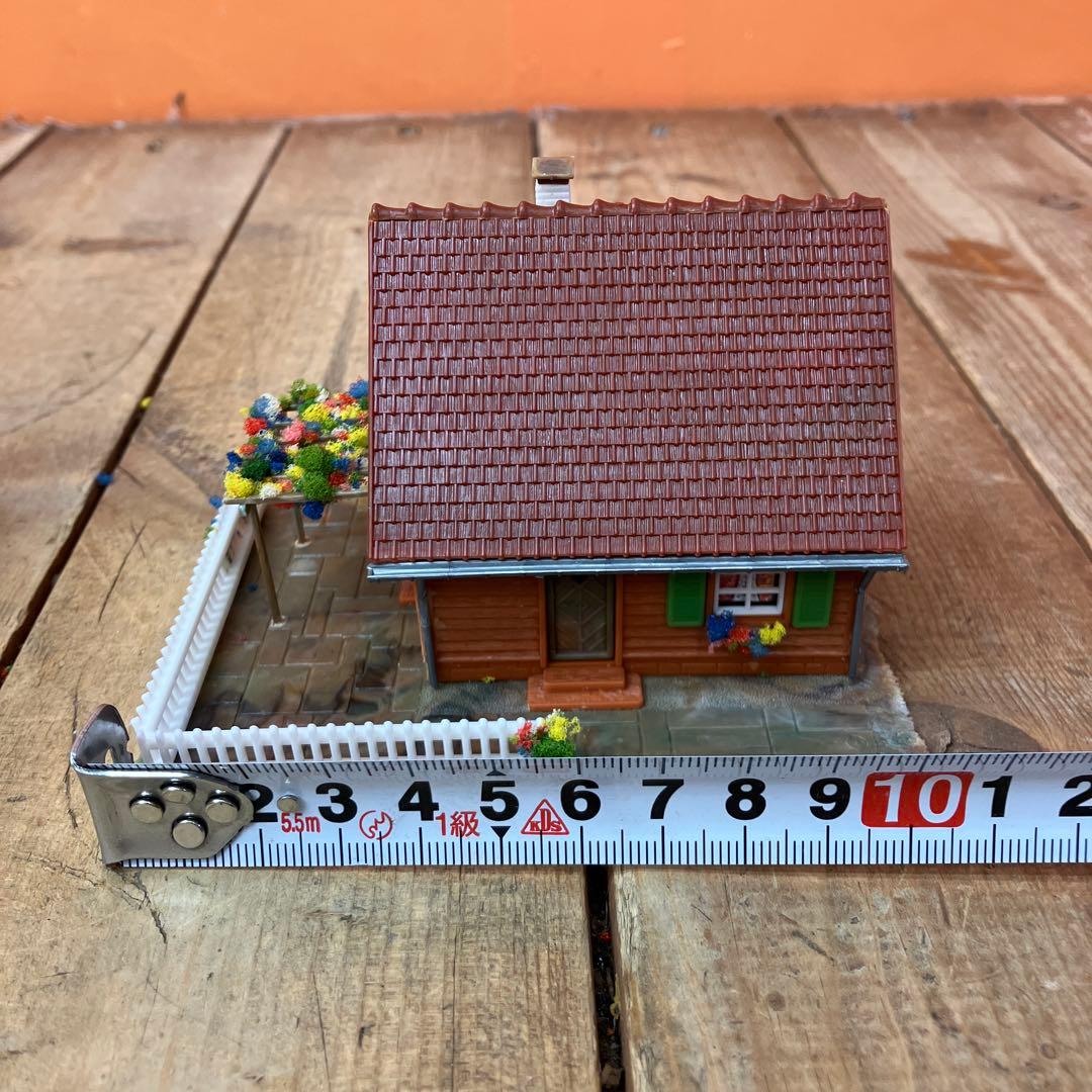 3F【ミニチュア】 建物 4点セット（教会・家3軒）