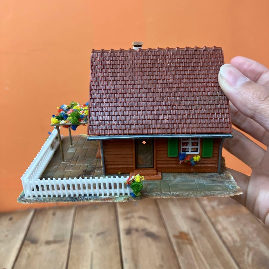 3F【ミニチュア】 建物 4点セット（教会・家3軒）