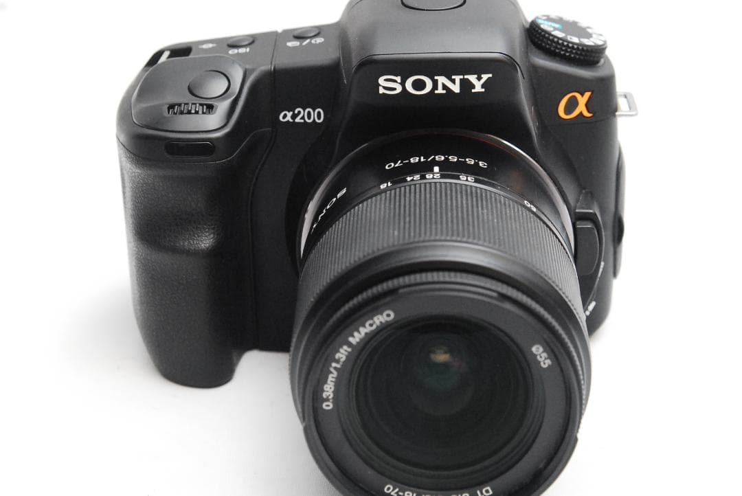 SONY α200/DT 3.5-5.6/18-70mm (良品）