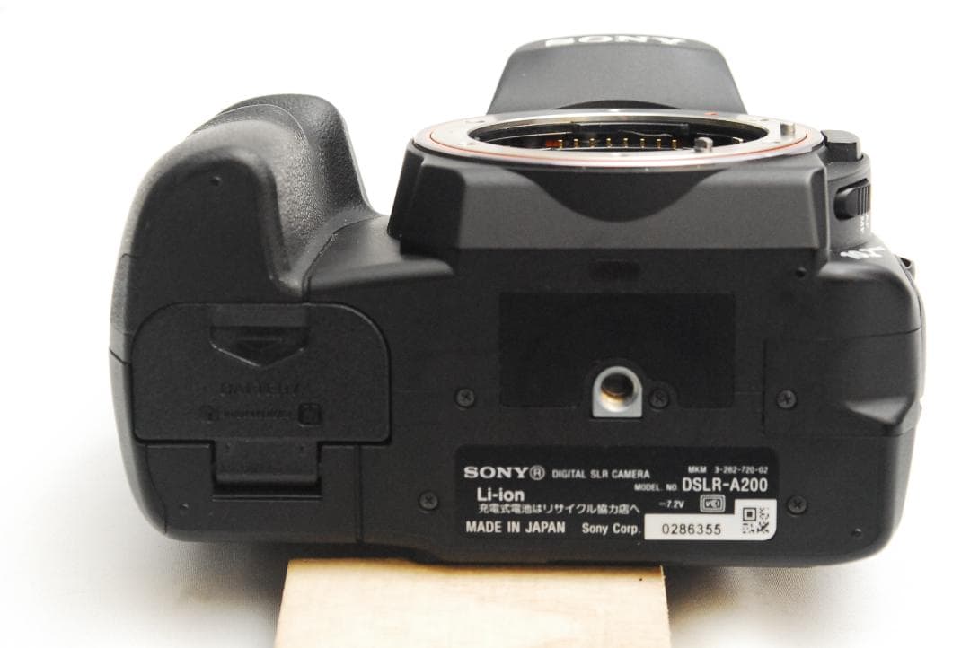 SONY α200/DT 3.5-5.6/18-70mm (良品）