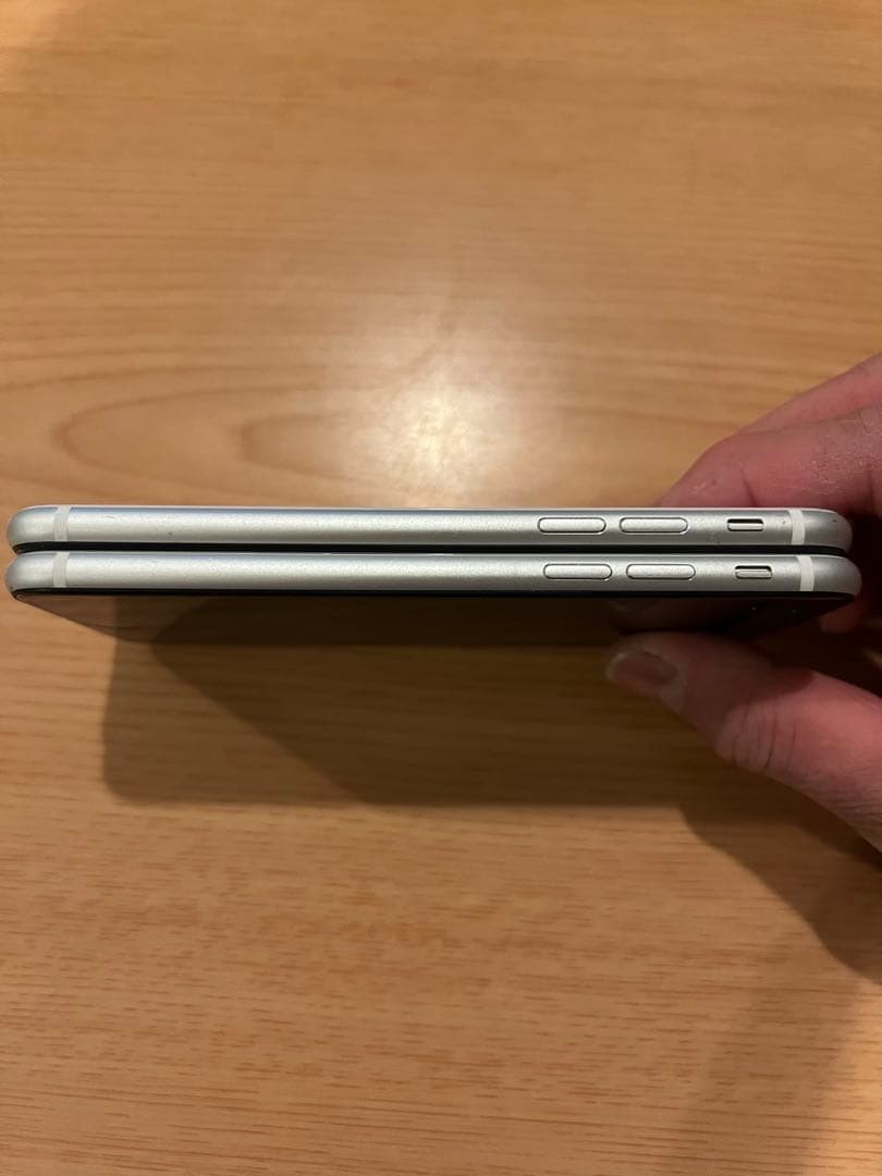iPhone SE第2世代　ホワイト　２台セット　64G