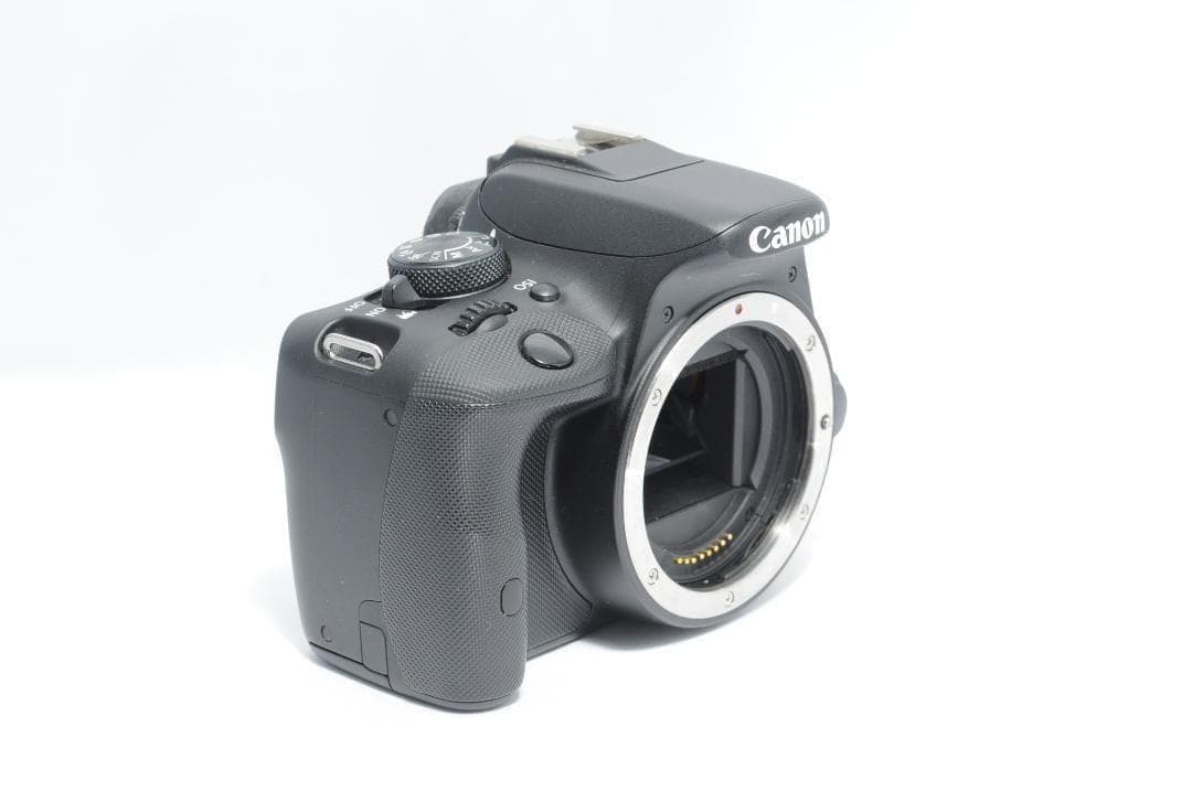 ご家族の成長記録に✨️Canon Kiss X7✨小型・軽量で届いてすぐ使える