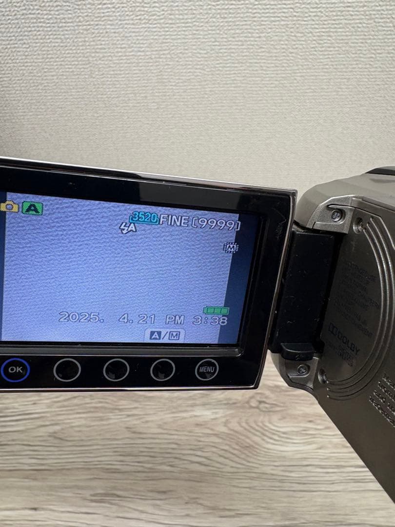 JVC Everio GZ-HM570-S 9MEGA PIXEL ビデオカメラ