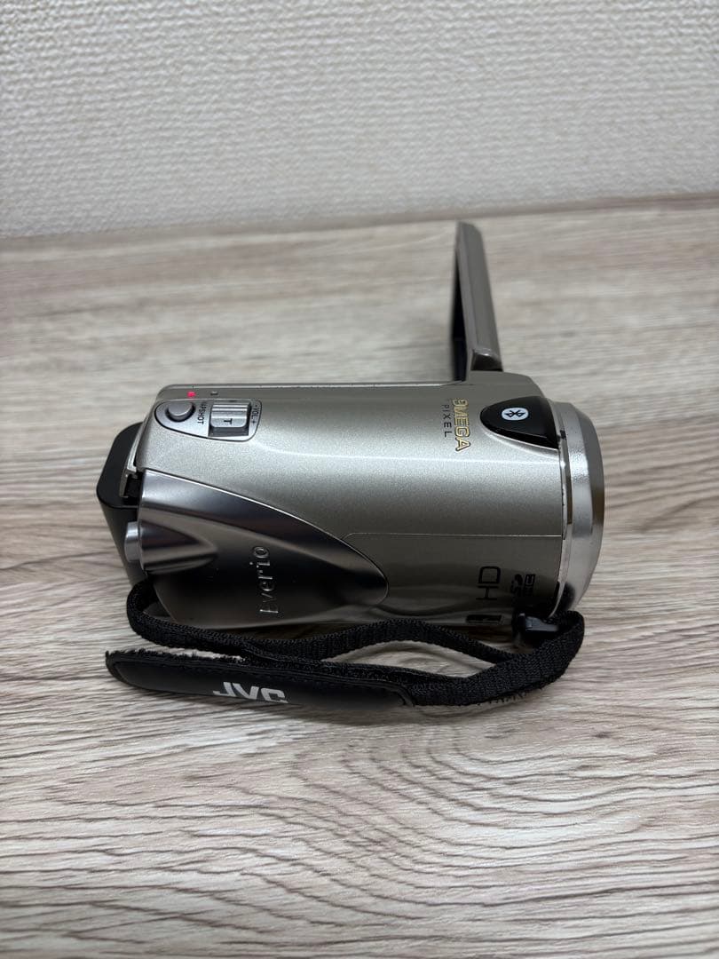 JVC Everio GZ-HM570-S 9MEGA PIXEL ビデオカメラ
