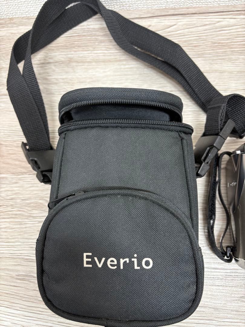 JVC Everio GZ-HM570-S 9MEGA PIXEL ビデオカメラ