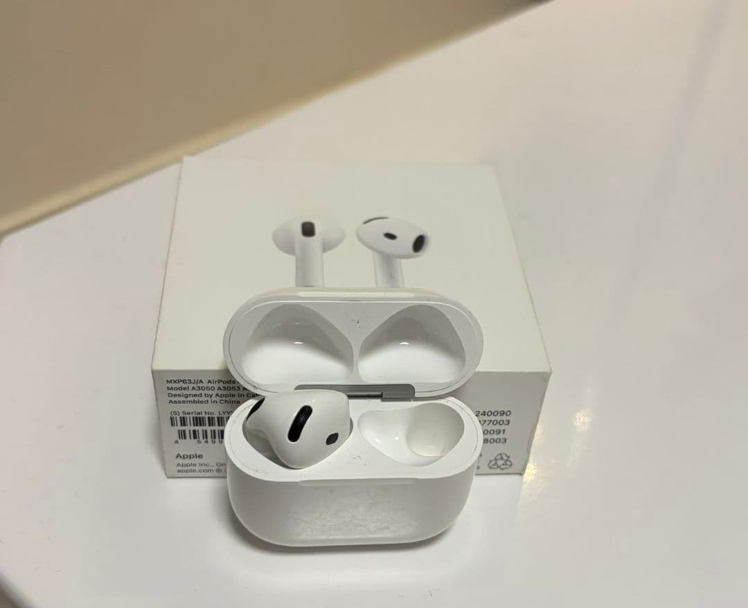 Apple AirPods 第4世代　左耳のみ 充電ケース付き