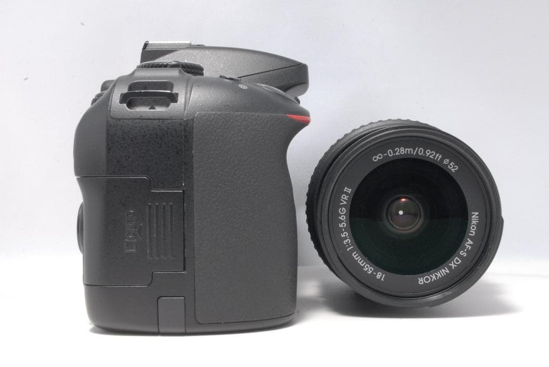 【新品級ショット数】Nikon　D5300　WiFi搭載　回転式モニター