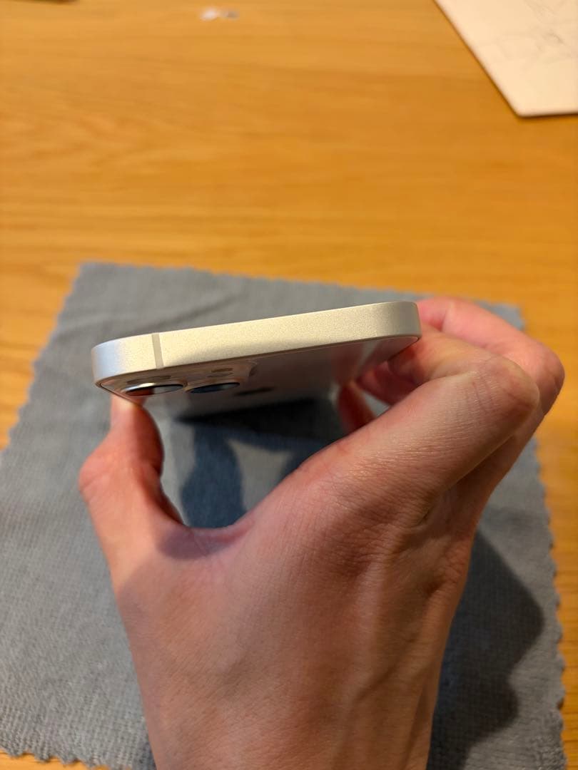 iPhone13 スターライト　美品　SIMフリー